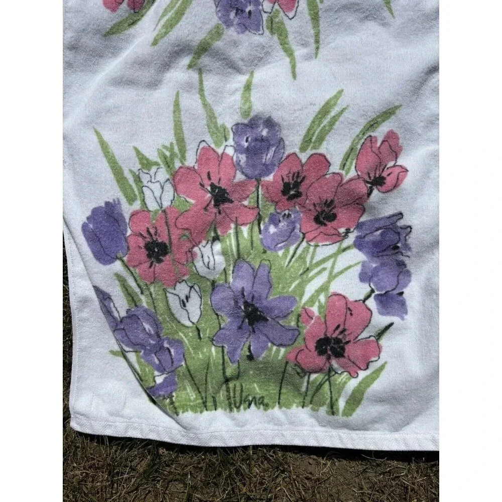 Vera Neumann Bath Towel Vintage Burlington Vera Floral Pink Purple Green Cute! - Picture 2 of 4